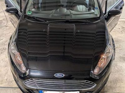 Gebraucht Ford Fiesta Trend 60 PS (44 kW) 2015 Schwarz Limousine