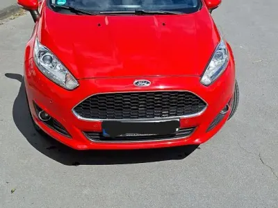 Gebraucht Ford Fiesta SYNC Edition 82 PS (60 kW) 2016 Rot Kleinwagen