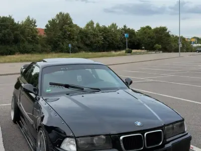 Gebraucht BMW 323 M Sport 170 PS (125 kW) 1997 Schwarz Coupé