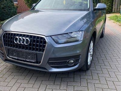 Grau Gebraucht 2012 Audi Q3 SUV | 8.750 € (Fairer Preis)