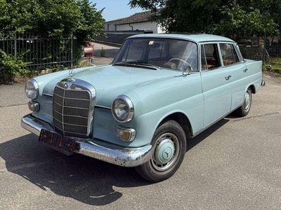 Gebraucht Mercedes 200 54 PS (39 kW) 1966 Blau Limousine