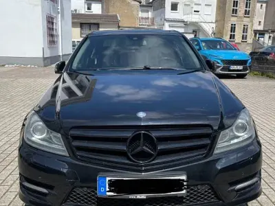 Gebraucht Mercedes C200 136 PS (100 kW) 2011 Schwarz Limousine