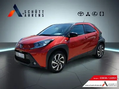 Neu Toyota Aygo X 72 PS (52 kW) 2025 Rot SUV