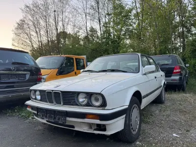 Gebraucht BMW 316 75 PS (55 kW) 1991 Weiß Limousine