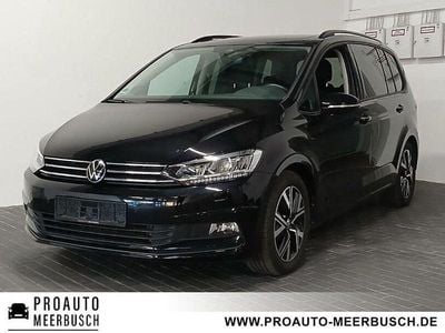 Deep black perleffekt Gebraucht 2024 VW Touran Comfortline Van / Kleinbus | 32.300 € (Fairer Preis)