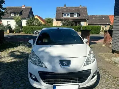 Gebraucht Peugeot 207 CC Roland Garros 120 PS (88 kW) 2013 Weiß Cabrio