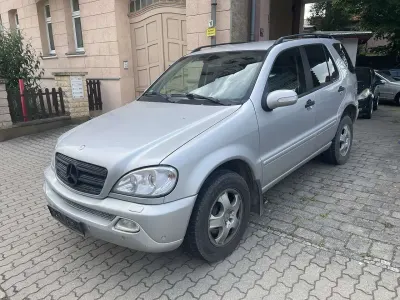 Gebraucht Mercedes ML270 163 PS (119 kW) 2003 Reflexsilbermetallic SUV
