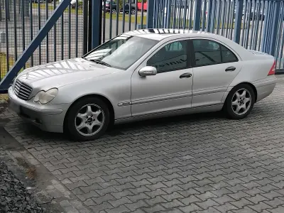 Gebraucht Mercedes C180 2002 Silber Limousine