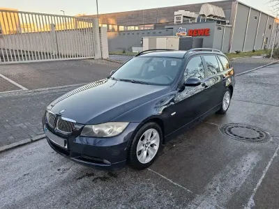 Gebraucht BMW 318 143 PS (105 kW) 2008 Blau Limousine