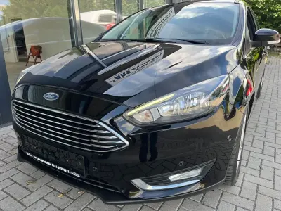 Gebraucht Ford Focus Titanium 150 PS (110 kW) 2016 Schwarz Limousine