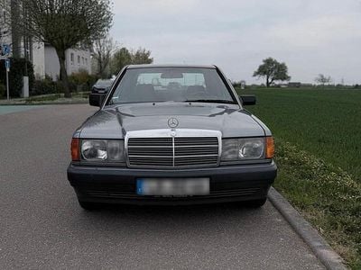 Usata Mercedes 190 118 CV (86 kW) 1990 Grigio Berlina