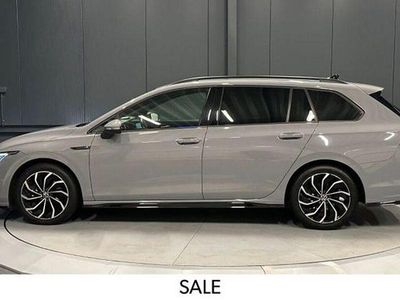 Gebraucht VW Golf VIII R-line 150 PS (110 kW) 2022 Mondsteingrau Kombi