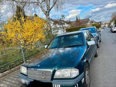 Gebraucht Mercedes C180 122 PS (89 kW) 1993 Grün Limousine