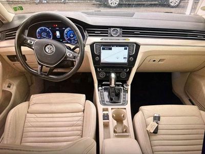 Gebraucht VW Passat Highline 150 PS (110 kW) 2016 Weiß