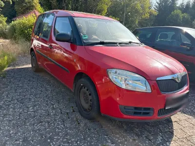 Gebraucht Skoda Roomster 80 PS (58 kW) 2008 Rot Van / Kleinbus