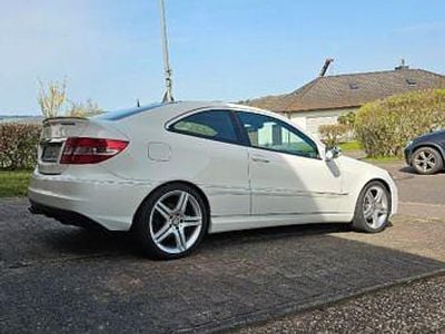 Gebraucht Mercedes CLC200 Sport 184 PS (135 kW) 2010 Weiß Kleinwagen
