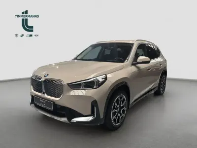 Neu BMW iX1 Performance 230 kW (313 PS) 2026 Grau SUV