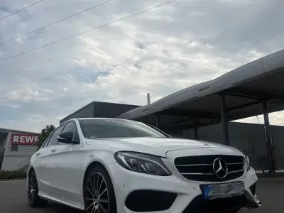 Gebraucht Mercedes C250 AMG line 211 PS (155 kW) 2015 Weiß Limousine