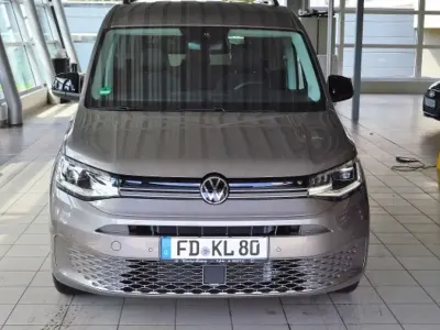 Gebraucht VW Caddy Maxi Dark Label 114 PS (83 kW) 2024 Beige Van / Kleinbus