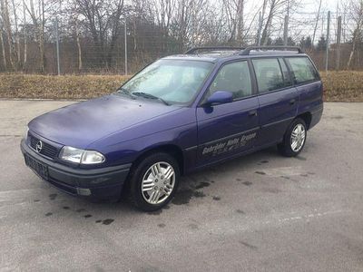 Gebraucht Opel Astra 75 PS (55 kW) 1996 Blau metallic Kombi