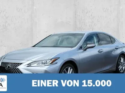 Gebraucht Lexus ES300H 218 PS (160 kW) 2024 Silber Limousine