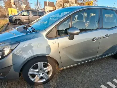 Gebraucht Opel Meriva Innovation 110 PS (80 kW) 2012 Grau Van / Kleinbus