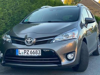 Gebraucht Toyota Verso Comfort 147 PS (108 kW) 2016 Bronze Van / Kleinbus