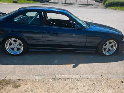 Gebraucht BMW 325 210 PS (154 kW) 1993 Blau Coupé
