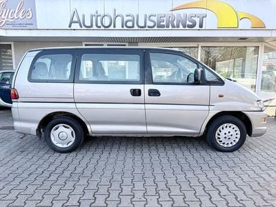 Grau Gebraucht 1998 Mitsubishi Space Gear Van / Kleinbus | 2.900 €