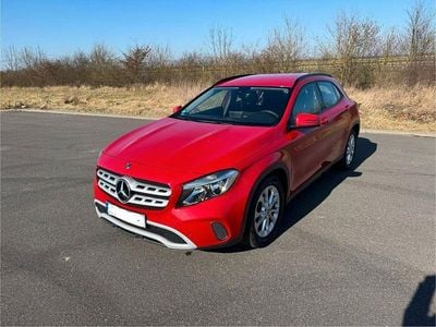 Gebraucht Mercedes GLA200 136 PS (100 kW) 2018 Rot SUV