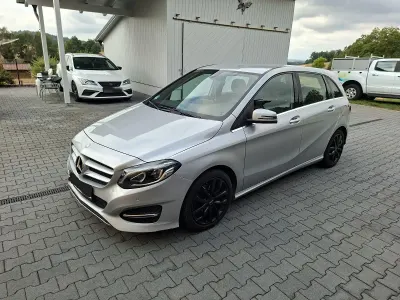 Gebraucht Mercedes B180 122 PS (89 kW) 2014 Silber Kleinwagen