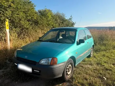 Gebraucht Toyota Starlet 75 PS (55 kW) 1996 Blau Kleinwagen