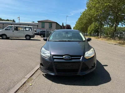Gebraucht Ford Focus 125 PS (91 kW) 2013 Blau Kombi