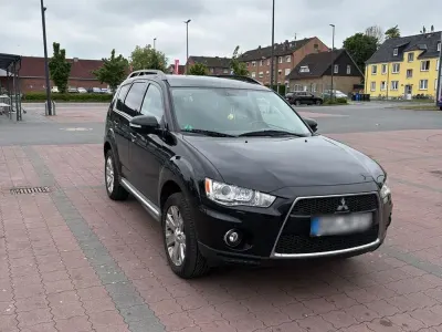 Gebraucht Mitsubishi Outlander Intense 156 PS (114 kW) 2011 Schwarz SUV
