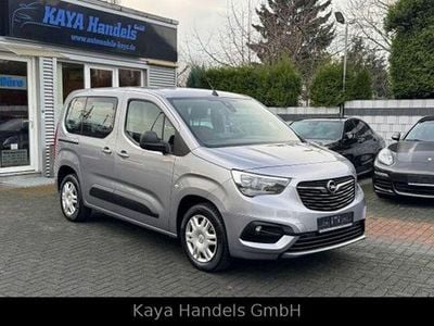 Grau Gebraucht 2022 Opel Combo Life Edition Van / Kleinbus | 9.999 € (Fairer Preis)