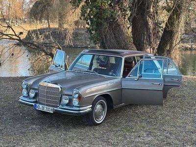 Gold Gebraucht 1970 Mercedes S280 Limousine | 17.990 €