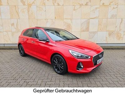 Rot Gebraucht 2017 Hyundai i30 Intro Edition Limousine | 14.990 € (Fairer Preis)