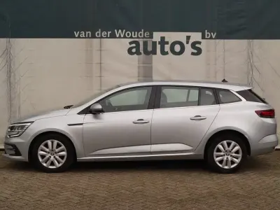Gebraucht Renault Mégane GrandTour Equilibre 140 PS (102 kW) 2023 Grau Kombi