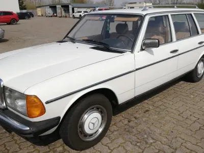 Gebraucht Mercedes 240 72 PS (52 kW) 1984 Weiß Kombi