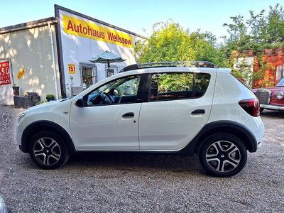 Second-hand Dacia Sandero Celebration 90 CP (66 kW) 2018 Alb Berlinǎ