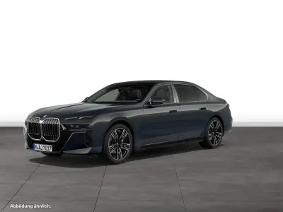 Gebraucht BMW 740 M Sport 299 PS (219 kW) 2025 Grau Limousine
