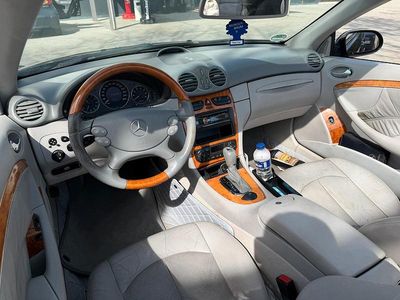 Usata Mercedes CLK320 218 CV (160 kW) 2003 Nero Cabrio