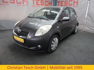 Grau Gebraucht 2008 Toyota Yaris Limousine | 2.999 € (Fairer Preis)