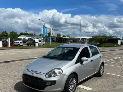 Gebraucht Fiat Grande Punto 75 PS (55 kW) 2010 Kleinwagen