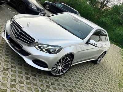 gebraucht Mercedes E250 CDI 4Matic Massage Standheiz. KeylessGo Voll 360