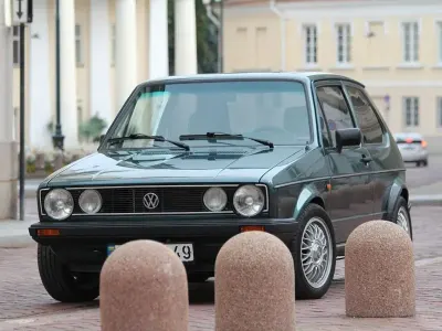 Gebraucht VW Golf I 50 PS (36 kW) 1983 Grün Kleinwagen