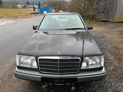 Gebraucht Mercedes E220 Sportline 150 PS (110 kW) 1995 Grau Limousine