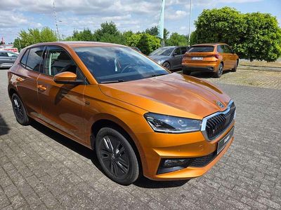 Neu Skoda Fabia Tour 95 PS (69 kW) 2025 Phoenixorange metallic Kleinwagen