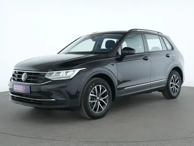 Gebraucht VW Tiguan Life 150 PS (110 kW) 2024 Deep black SUV