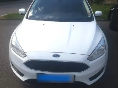 Gebraucht Ford Focus Trend 105 PS (77 kW) 2015 Weiß Kombi